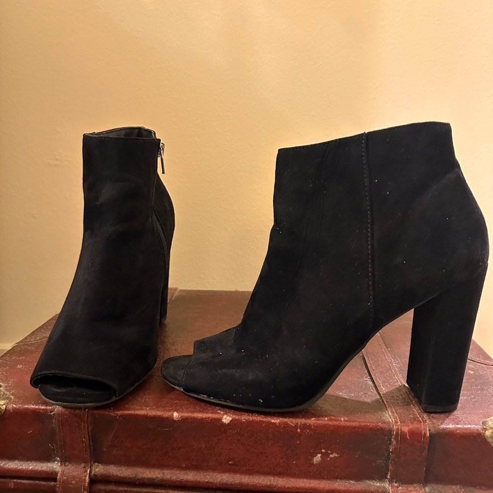 Merona Heeled open toe booties, Black, size 9 1/2